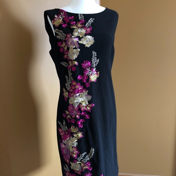 Dress - Picture 1 of 4